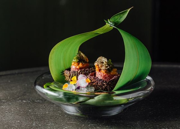 Wagyu sashimi, sea urchin, caviar (Wagyu uni caviar temari)