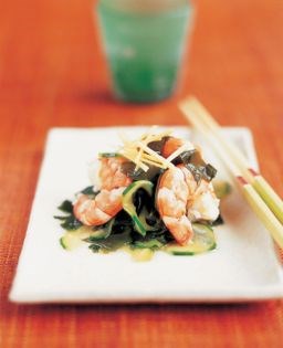 Wakame with prawns and cucumber in vinegar dressing (Suno-mono)