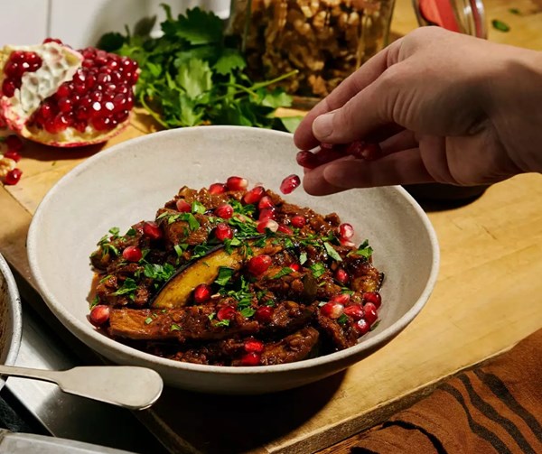 Walnut & aubergine stew (Fesenjan)