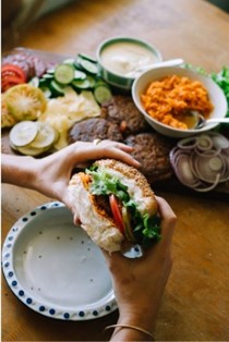 Walnut & lentil burgers with carrot jam & vegan aioli 