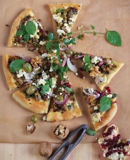 Walnut + pomegranate pizza (Pitza)