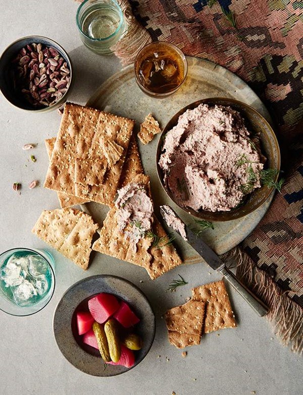 Walnut and bean pâté (Lobahashu)