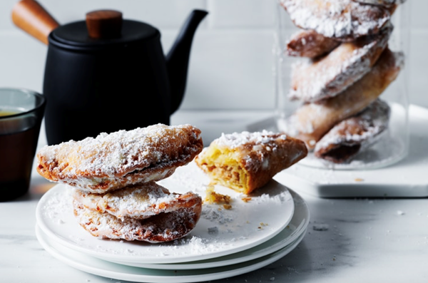 Walnut and cardamom filled pastry (Ghotab)