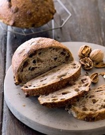 Walnut and currant loaf