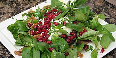 Walnut and pomegranate salad