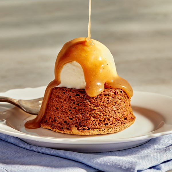 Walnut-buckwheat toffee cakes 