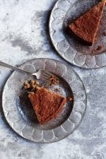 Walnut cake