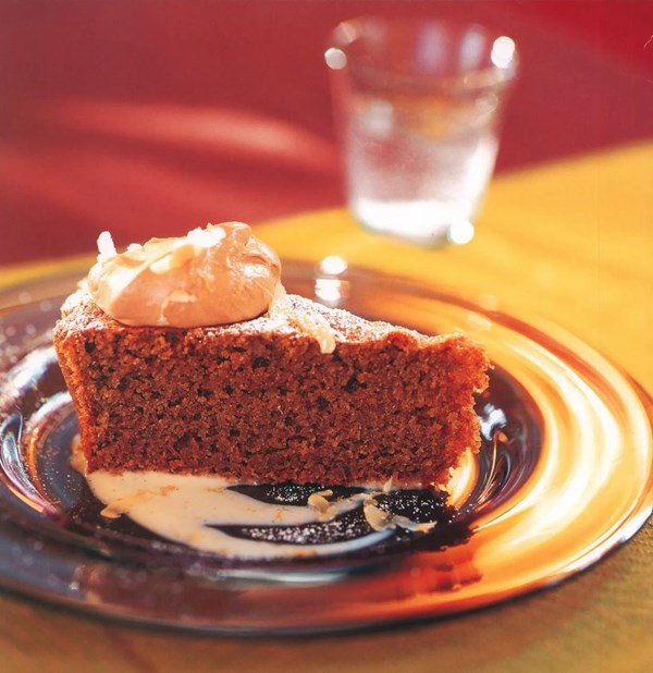 Walnut cake