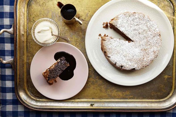 Walnut cake and chocolate sauce