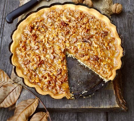 Walnut caramel tart