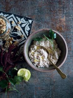 Walnut chutney (Akhrot chutney)
