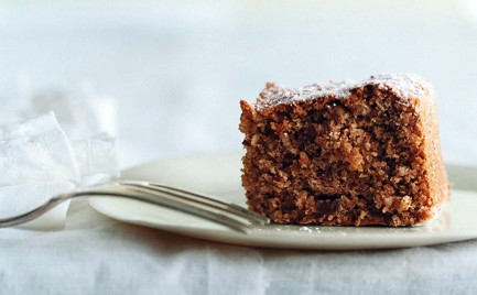 Walnut-date torte