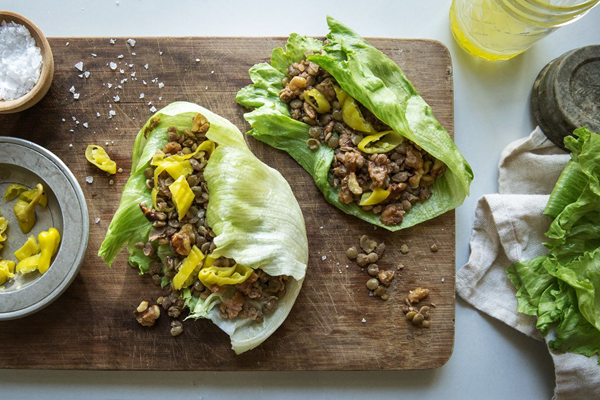 Walnut-lentil lettuce wraps