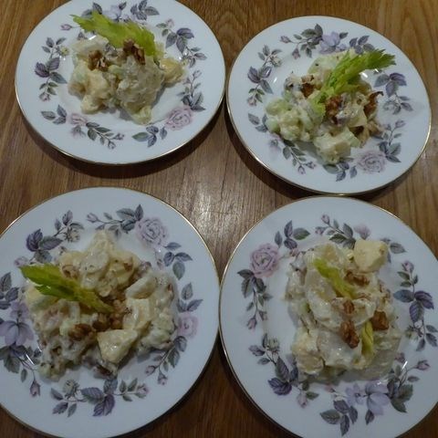 Walnut salad (La salade Quercynoise)