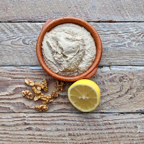 Walnut sauce (Tarator)
