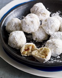 Walnut snowballs cookies
