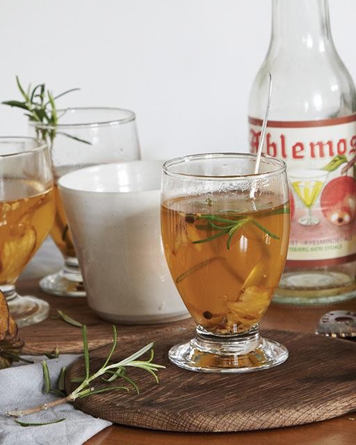 Warm apple cider