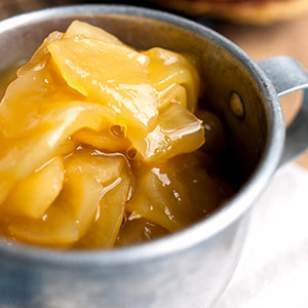 Warm apple pancake topping