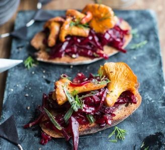 Warm beetroot & mushroom salad (Shukhi)