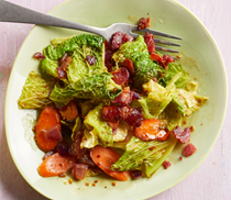 Warm cabbage salad with bacon