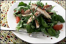 Warm chicken salad with grapefruit
