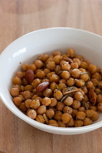 Warm chickpea salad with rosemary & garlic