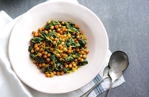 Warm chickpeas with spinach and harissa 