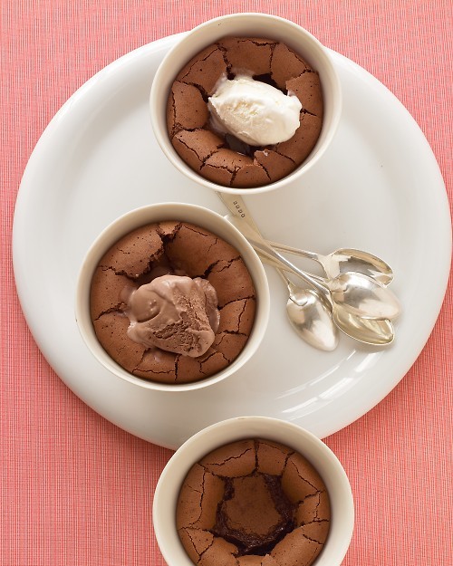 Warm chocolate puddings