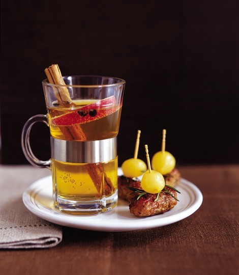 Warm cider punch