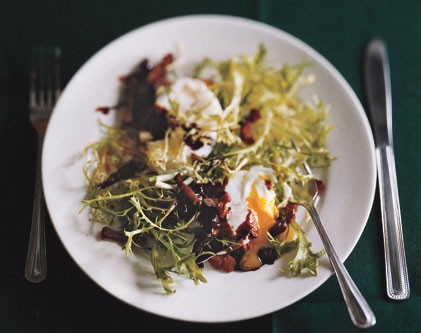 Warm frisée-lardon salad with poached eggs in red-wine sauce (Salade tiède aux oeufs en meurette)
