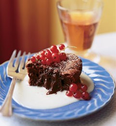Warm little chocolate cakes with soft centers