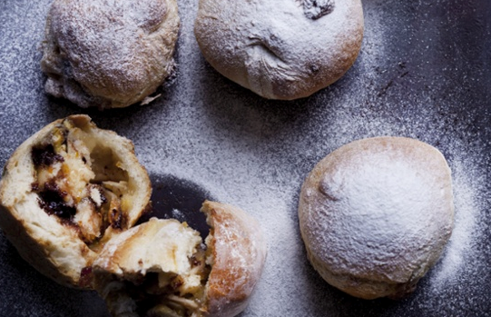 Warm marzipan buns