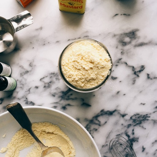 Warm mustard bath powder
