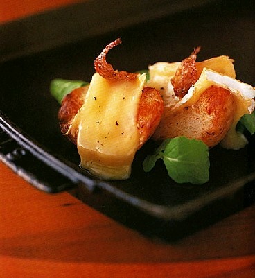 Warm new potatoes / melted Brie / baby arugula