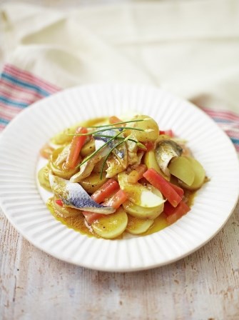 Warm potato, herring, beetroot & apple salad