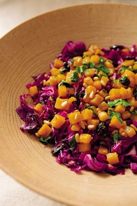 Warm red cabbage salad with sweet potatoes
