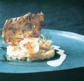 Warm salad of quail's eggs and Arbroath smokie