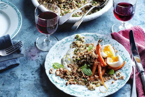 Warm salad with lentils, quinoa and labneh