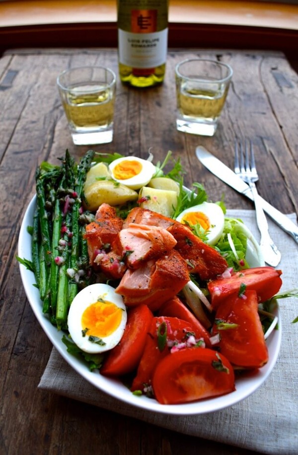 Warm salmon salad Nicoise