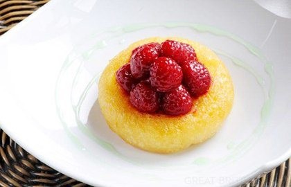 Warm savarin of English raspberries with mint syrup