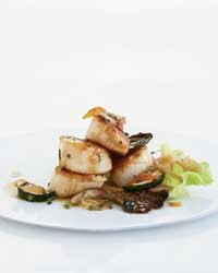 Warm scallop salad with mushrooms and zucchini