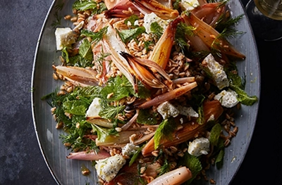 Warm spelt, shallot & goat's cheese salad