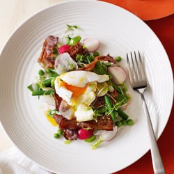 Warm summer salad with pancetta and soft egg