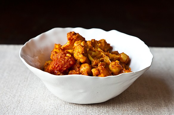 Warm vegetable curry