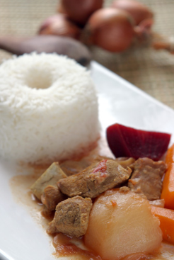 Warming light lamb stew with root vegetables (Mutton ishtew)
