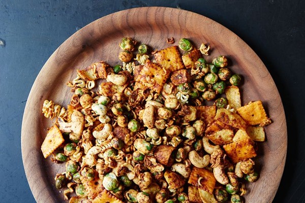 Wasabi pea snack mix