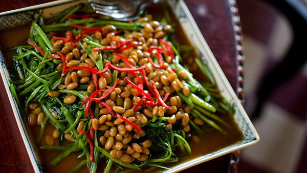 Water spinach with fermented soya beans