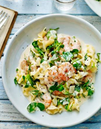 Watercress, fennel and prawn pasta