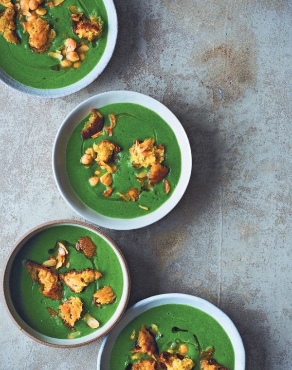 Watercress soup with crispy garlic & croutons