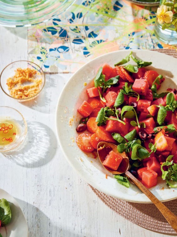 Watermelon and strawberry salad with chilli salt (Dưa hấu, dâu tây trộn muối ớt)